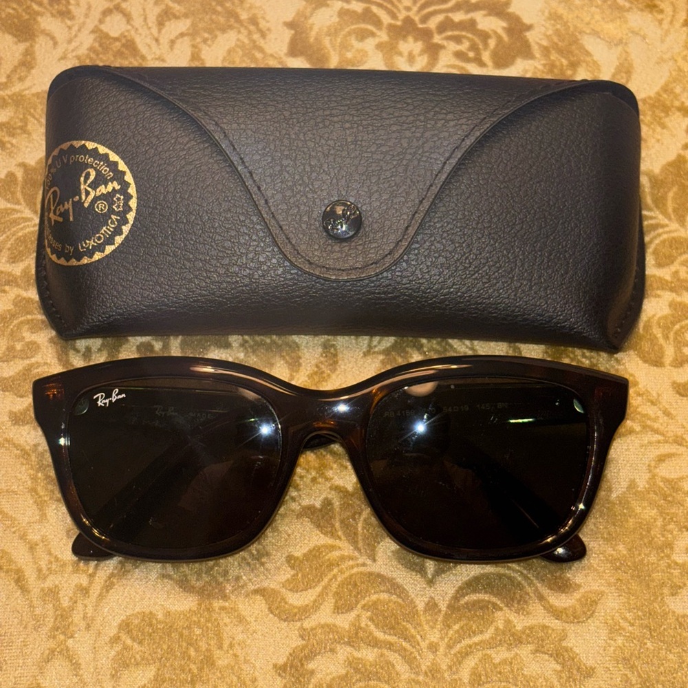 Ray-Ban Sunglasses RB4159 Polished Light Havana
LENSES Dark Green new with box